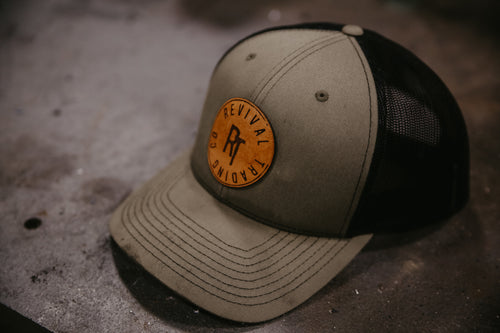 Hunter (Green/Black Trucker)